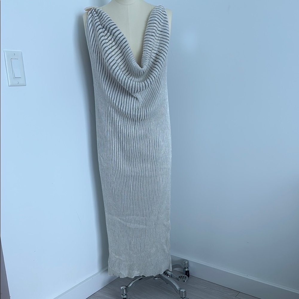 Elegant Gray Sleeveless Dress